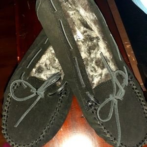 Minnetonka Slippers